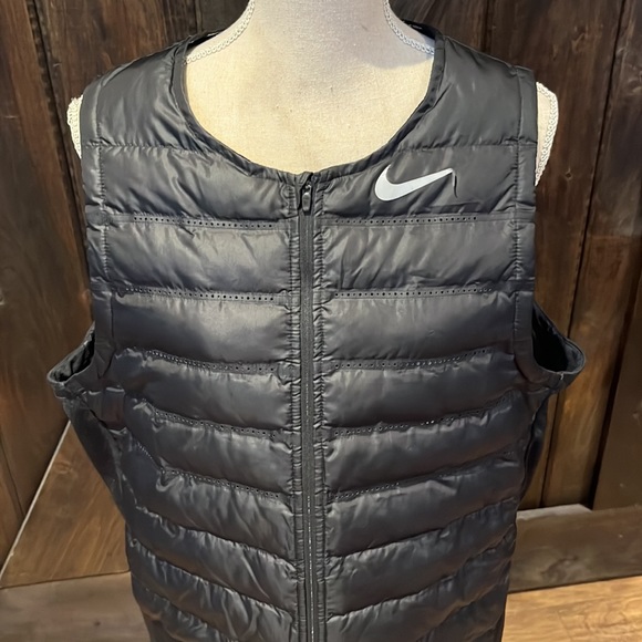 Nike Golf aeroloft black vest - Picture 2 of 12